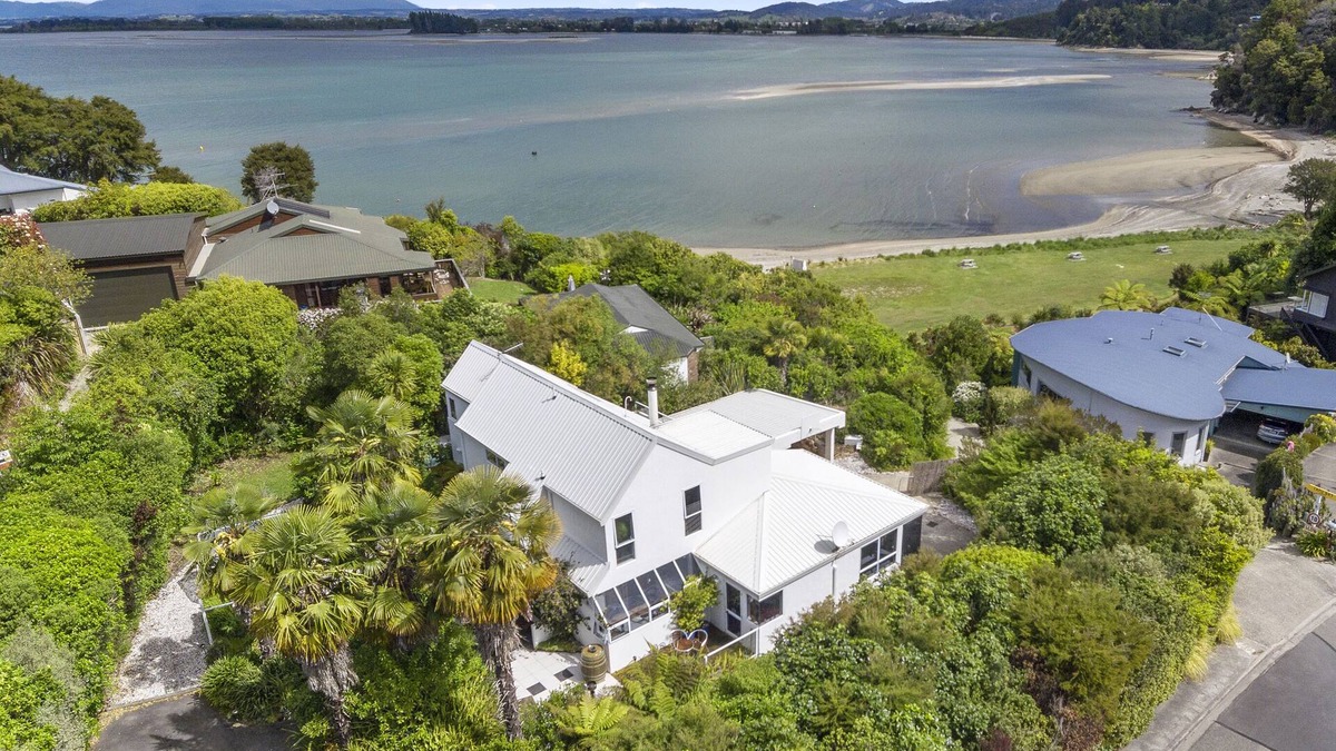 Kaiteriteri Cottage | Beach Front, Palms Beach House – Kaiteriteri House
