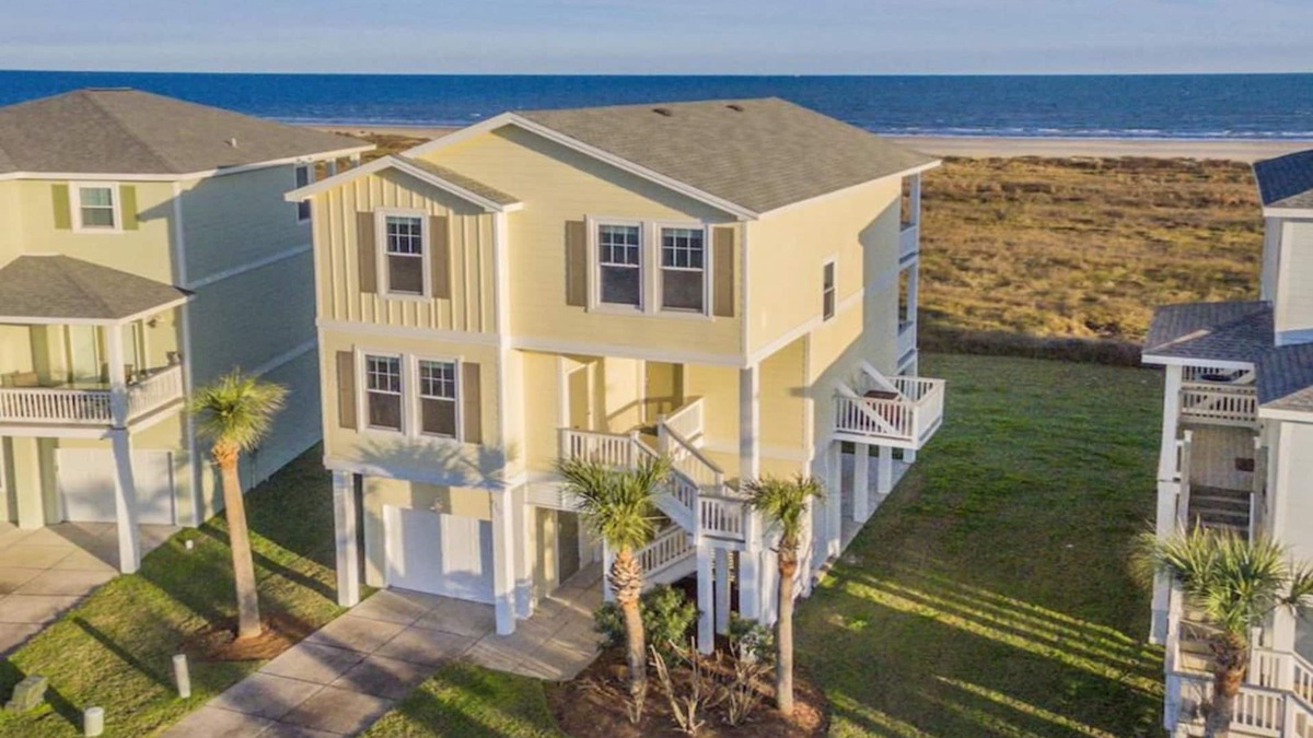 Galveston House | BEACH FRONT! The Happy Mullet: Surf, Sun, the Perfect House and Ms. Pac Man