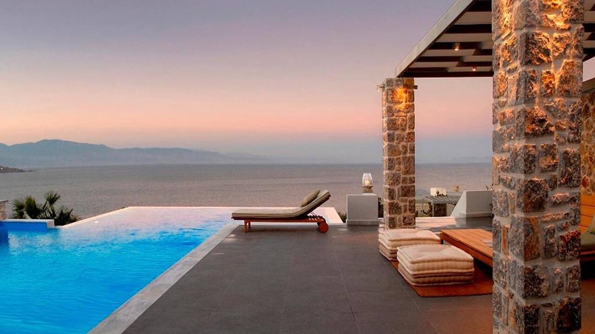 Katakali Villa | Beach Front Villa With Large Private Sea Water pool & Amazing Sea View!