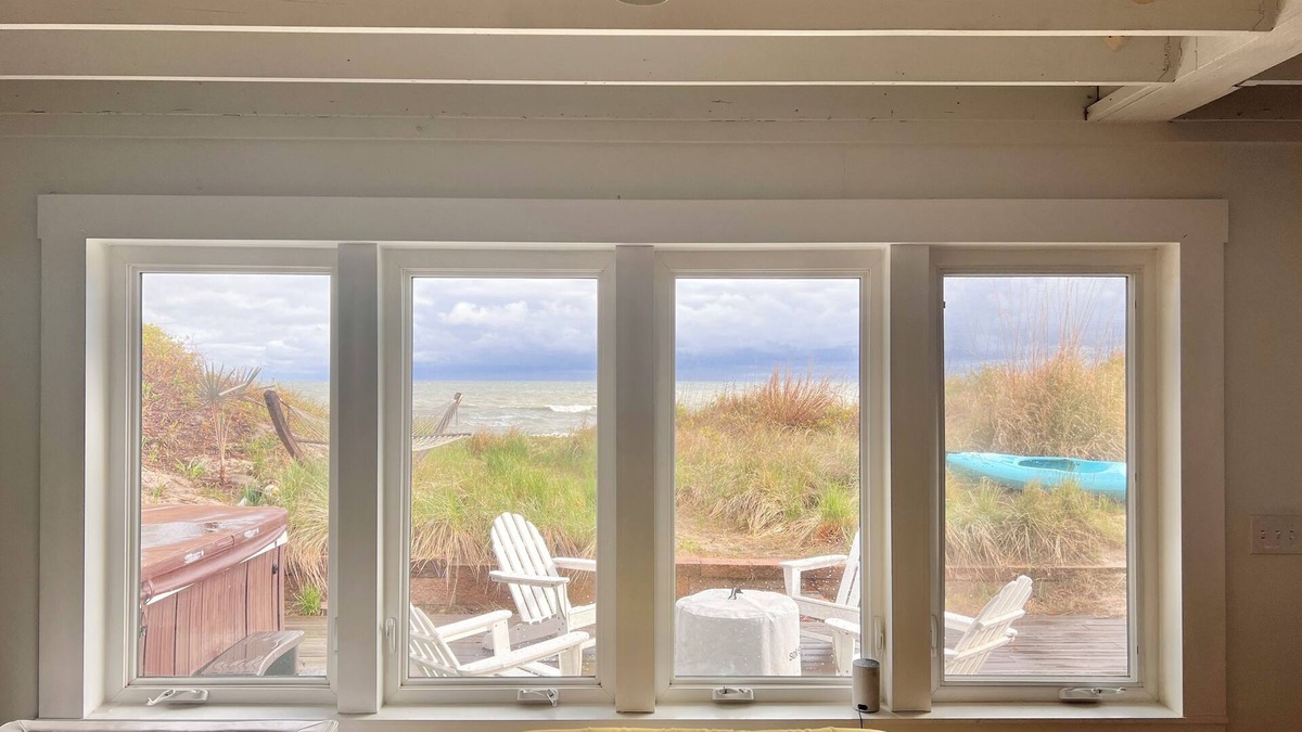 East Ocean View House | BEACH Front w/HOT TUB🔥 Mid Century Home!