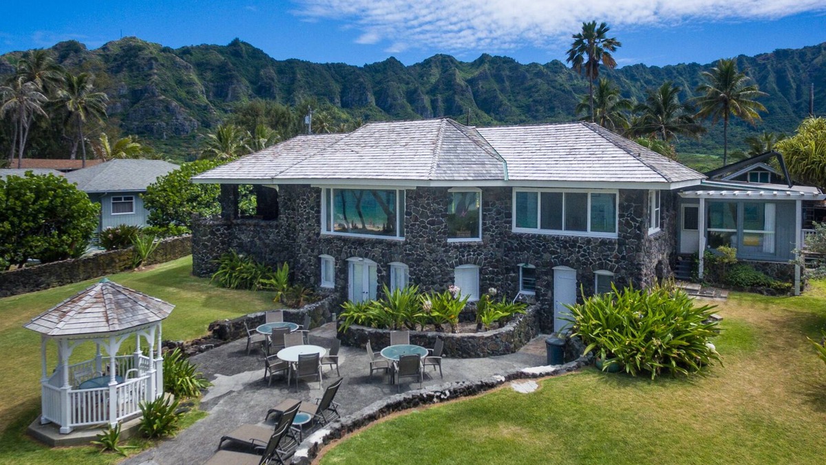 Waimanalo Beach House | Beach Front Waimanalo - Licensed Rental: #1990/NUC-1689 - White Sand Beach!