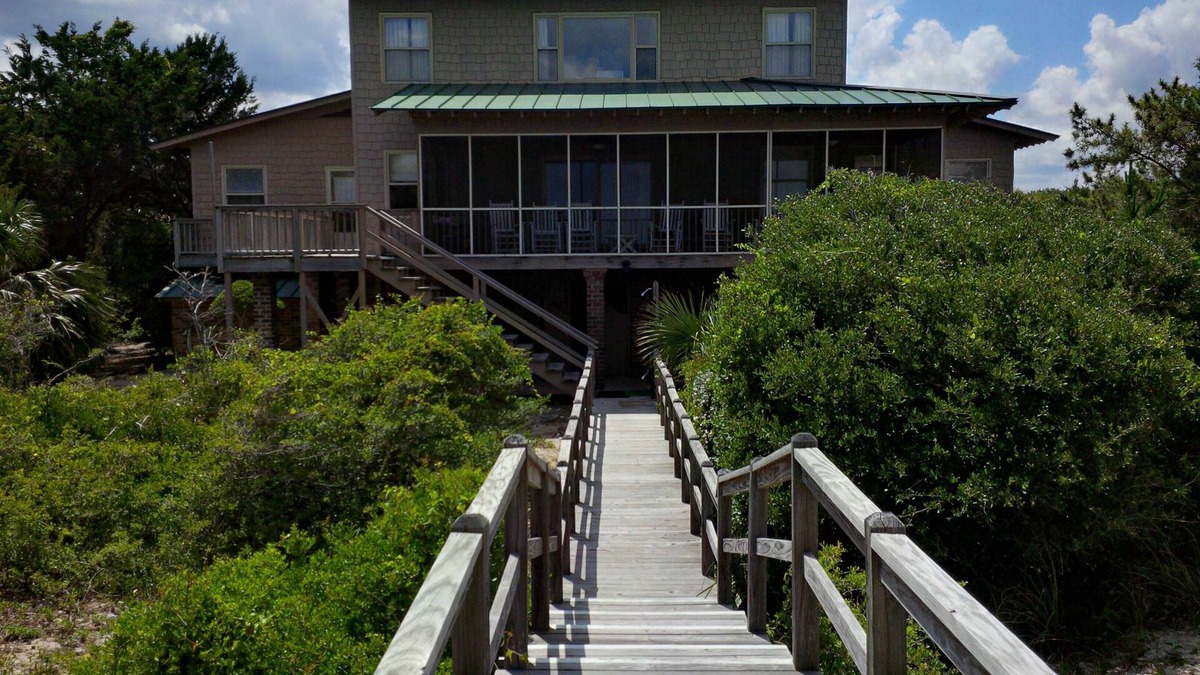 Debordieu Colony House | BEACH FRONT with PRIVATE WALKWAY, Pet-friendly. Minimum 7 nights, Sat-to-Sat
