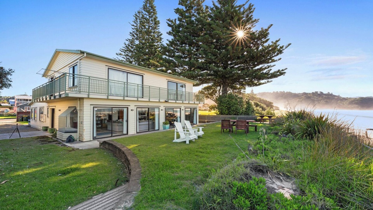 Waihi Beach Cottage | Beach Galore - Waihi Beach Holiday Home