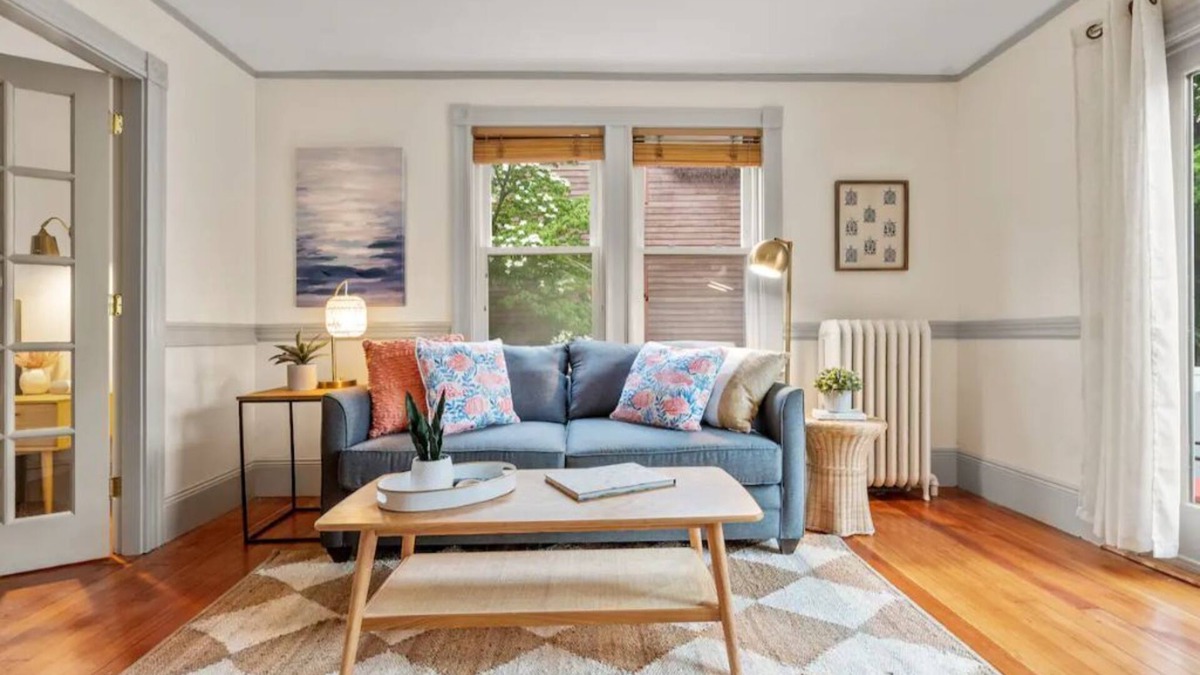 Manchester-by-the-Sea Apartment | Beach Getaway in Manchester-by-the-Sea Walk to Village, Train + Singing Beach!