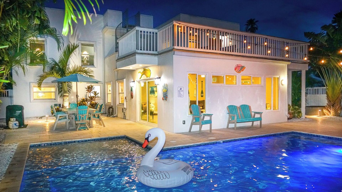 Indian Rocks Beach House | Beach, golf cart, pool and pickleball at Oasis