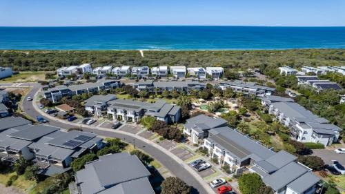 Magenta Shores House | Beach, Golf, Day Spa & Poolside Luxury