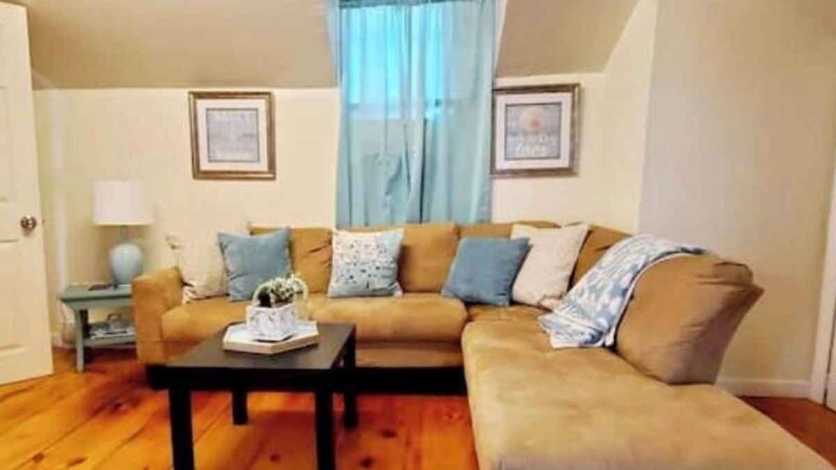 North Weymouth Cottage | Beach guest house, Free parking close to Boston