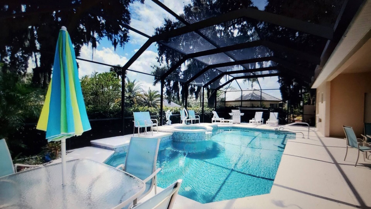 New Smyrna Beach House | BEACH, H. POOL & HOT TUB, DESKS, 4 BR/2.5 B-TV'S,GRILL, 3 CAR G.