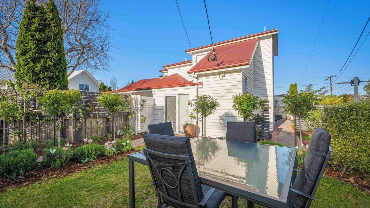 Kingston Beach House | Beach Haven - 2 Bedroom Townhouse