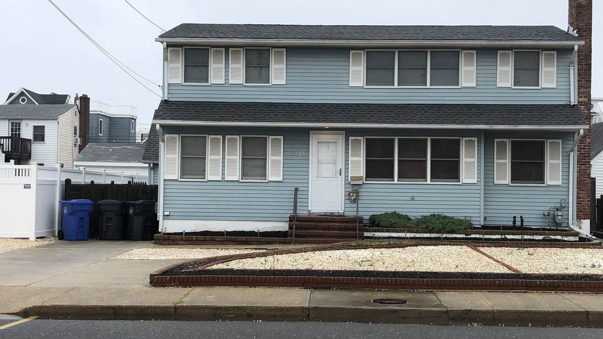 Beach Haven House | Beach Haven detached Home-5 bds, Remaining 8-23 week discounted 20%.