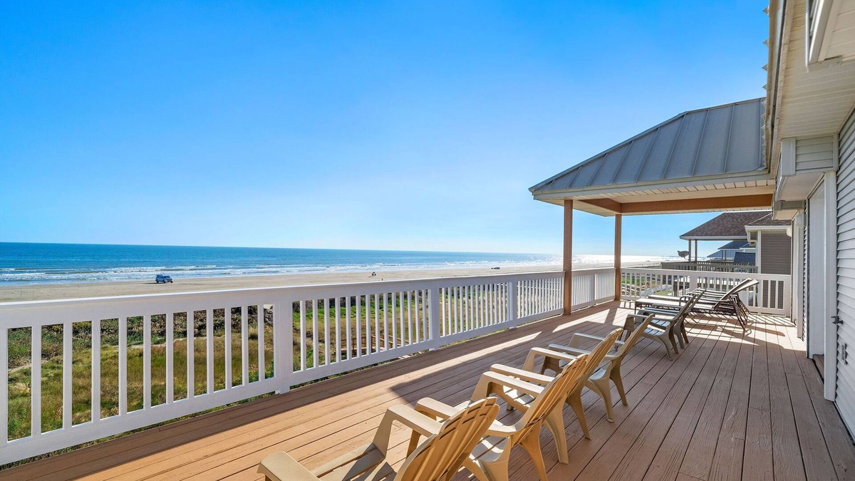 Miramar House | Beach Heaven | Beachfront & Private Elevator