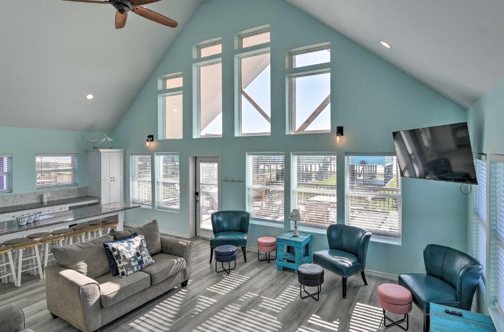 Port Bolivar House | Beach Home on Bolivar Peninsula with Patio!
