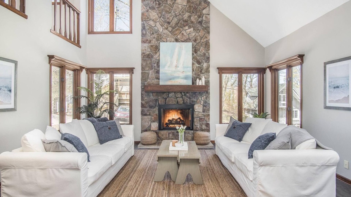 Macatawa House | Beach Home ⚓︎ Private Beach Access ⚓︎ Ample Parking ⚓︎ Lake Views