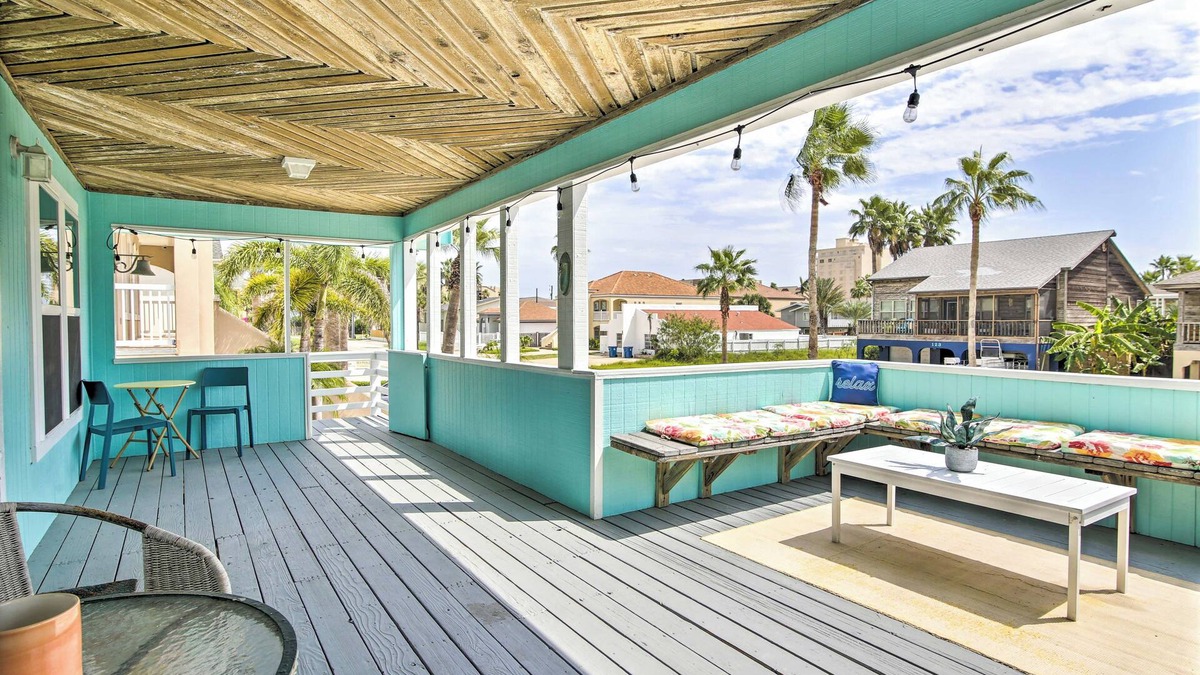 South Padre Island Cottage | Beach Home w/Pool & Hot Tub < 1 Block to Beach!
