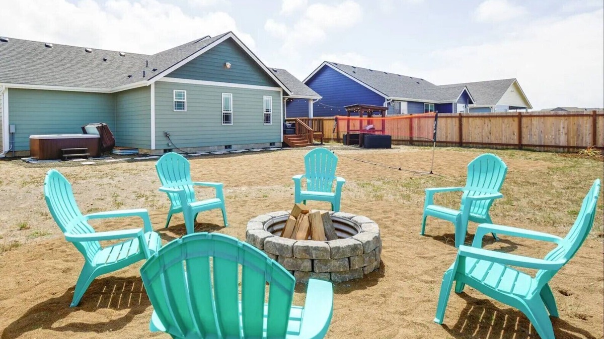 Ocean Shores House | Beach, Hot Tub, Sand Court, Game Room and More!