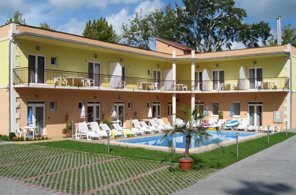 Siofok Aranypart Hotel | Beach Hotel