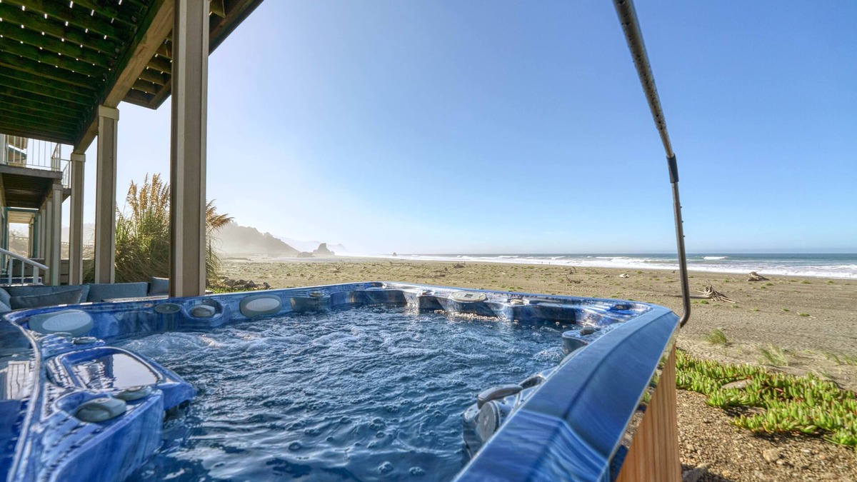 Gold Beach House | Beach House 101 | Oceanfront Beach House W/Spa and Arcade