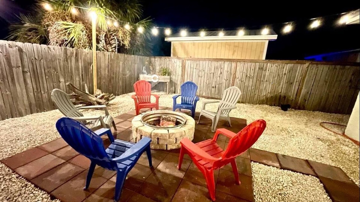 Crescent Beach House | Beach House 3bds2baths w/Free Garage Prkng for 10 guests - Travelers Welcome