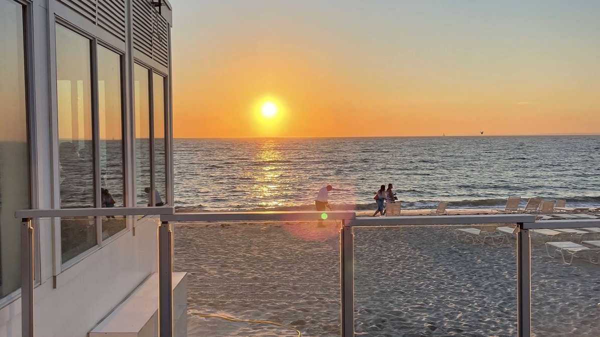 West Falmouth House | Beach House, 5 min Walk to Old Silver Beach!