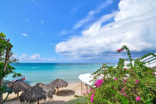 Negril Hotel | Beach House Condos, Negril