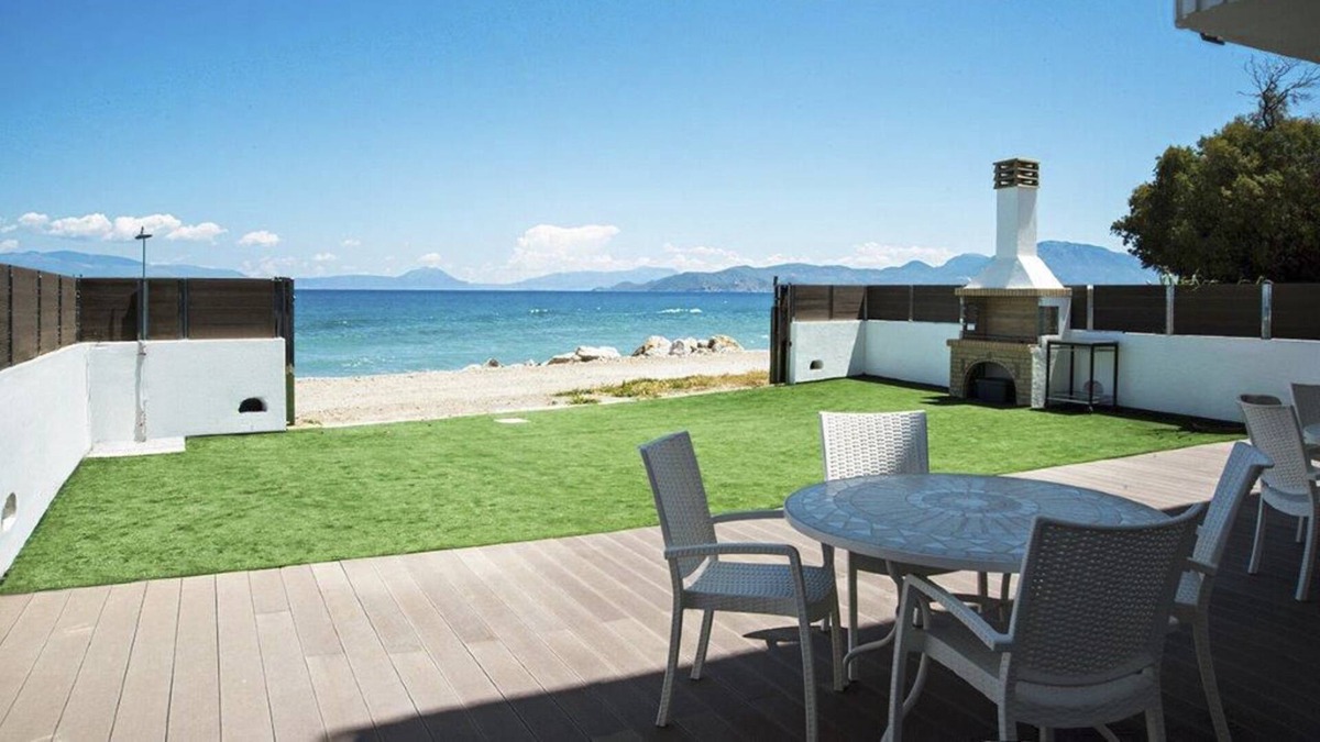 Kiato Villa | Beach house in Kiato