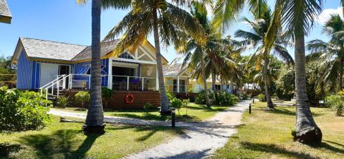 Poum Cabin | Beach House Lodge