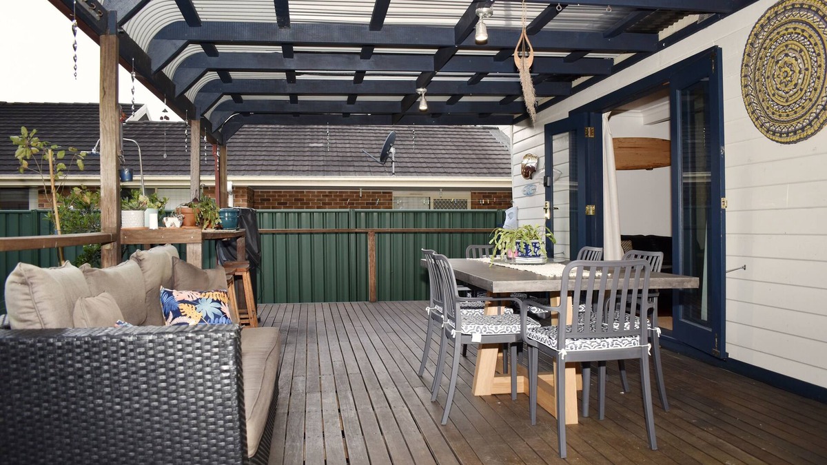 North Wollongong House | Beach House style home close to transport