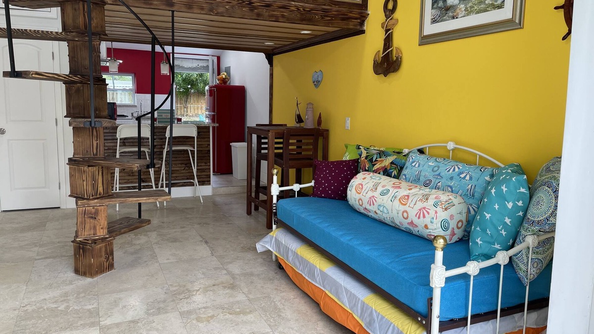 Lake Worth Corridor Apartment | Beach House