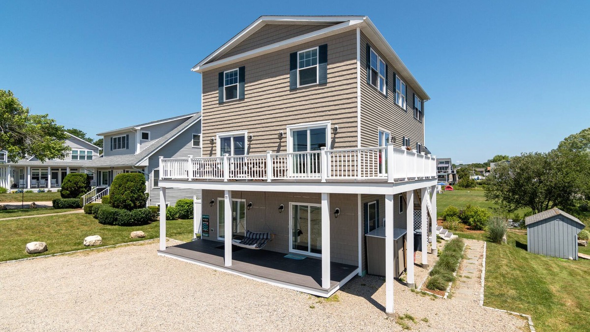 Eastward Look House | Beach House - Walk to gorgeous Beach - 150 Yards to beach
