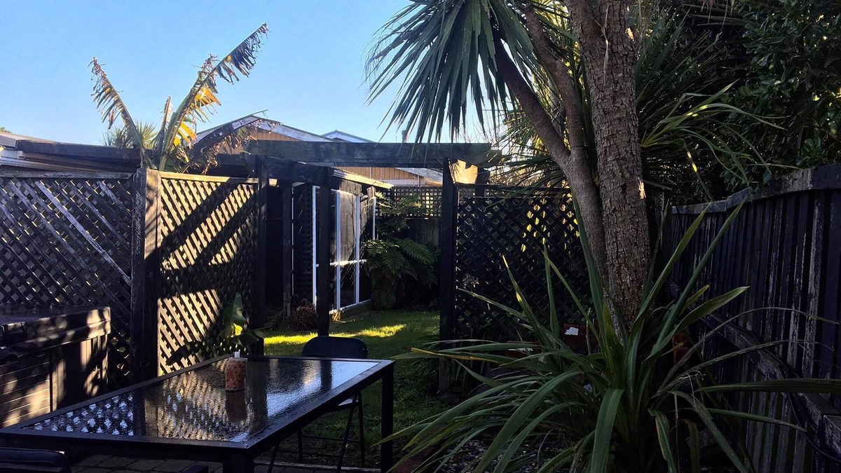 Christchurch House | Beach House with Port Hills and Estuary Views