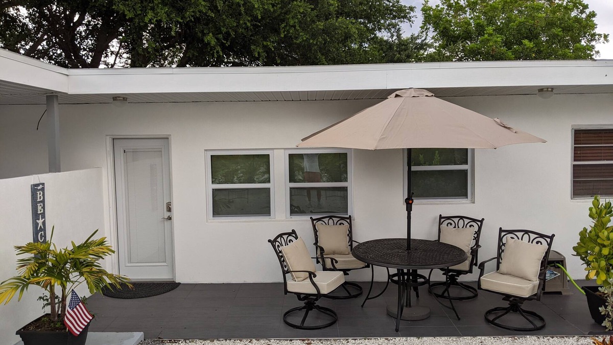 Laurel Condo | Beach is only one a minute drive. Nicely remodeled condo.