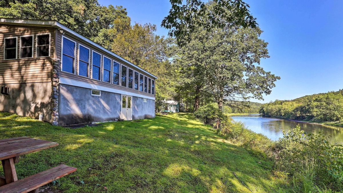 Beach Lake Cabin | Beach Lake Cabin on Delaware River w/Sunroom!