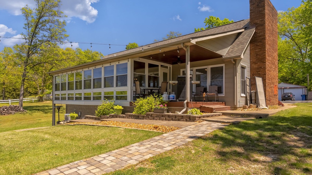 Wolf Creek House | Beach Lakefront, Easy Water Access Kayaks
