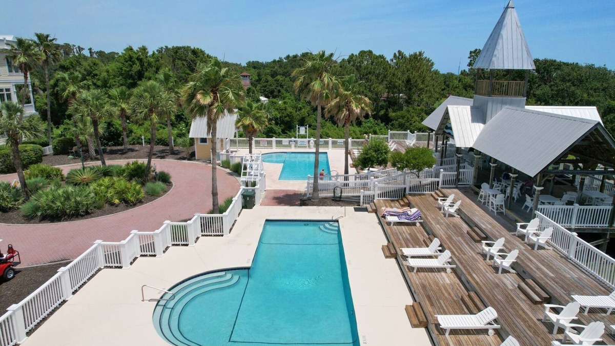 Saint Simons Island House | Beach Lawn Cottage - Magnificent Oceanfront Coast Cottages Escape - Heated Pool