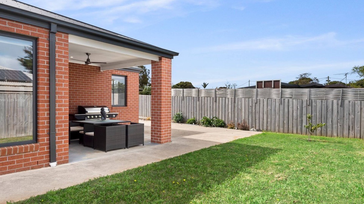 Indented Head House | Beach Life - Modern beach bound entertainment