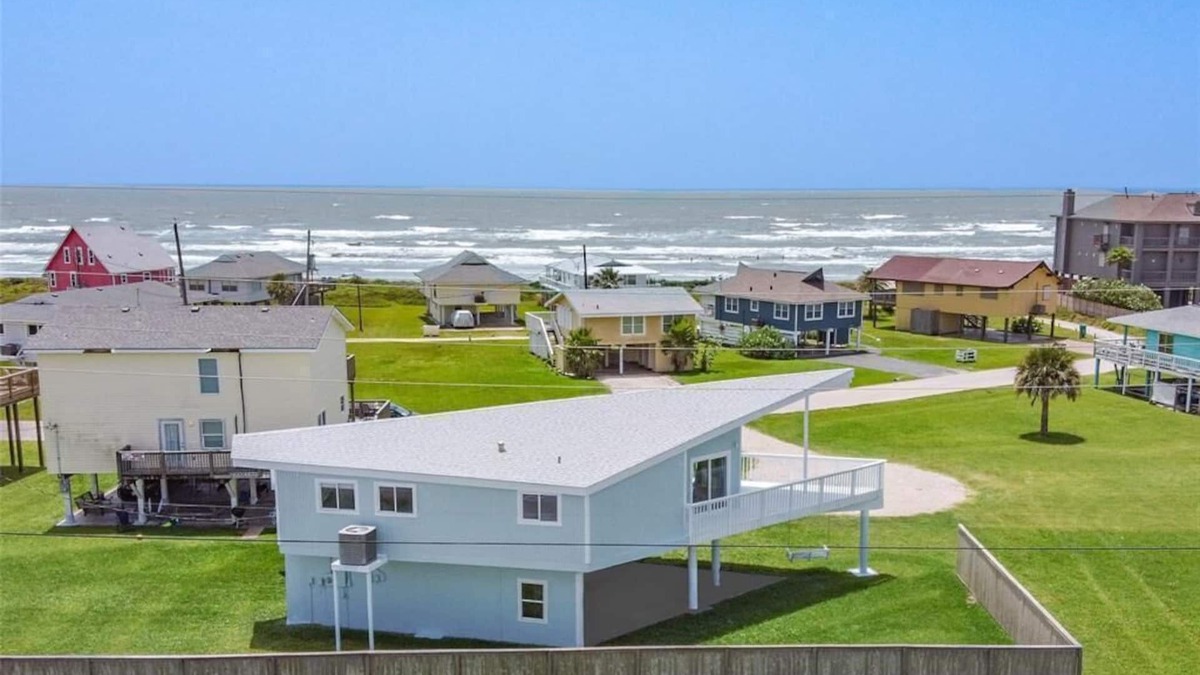 Jamaica Beach House | Beach Lovers 4/2.5, Short Walk 2 Beach & Easy Access, +Views! READ OUR REVIEWS!