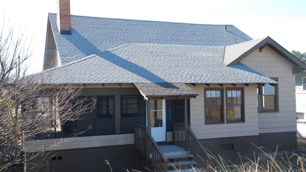 Cottage Line Cottage | Beach Lovers Delight (3-Bedroom Cottage) - Pets Allowed by RedAwning