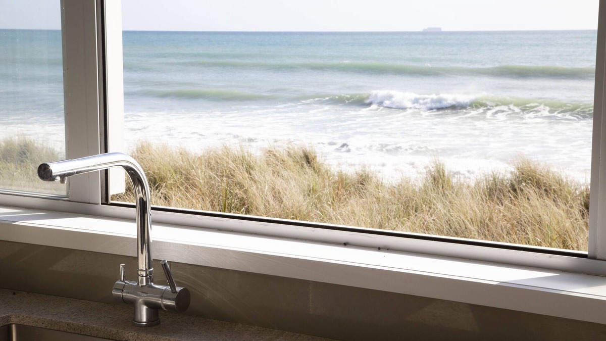 Pukehina House | Beach luxury at its finest.