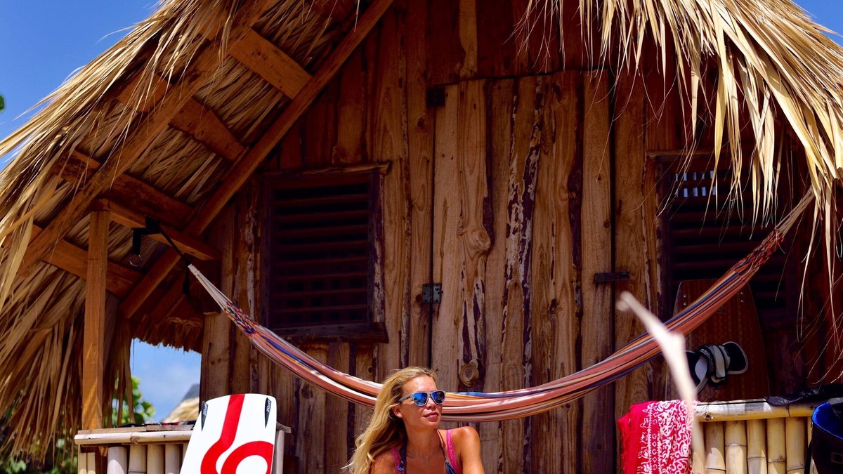 Buen Hombre Cabin | Beach Mansion 3 meters from the ocean, Kite School and Camp