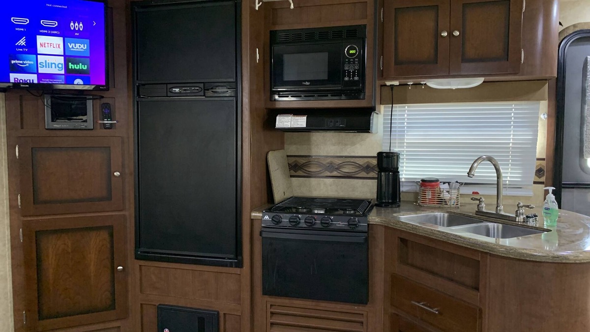 Surfside Beach House | BEACH nice RV Free golf cart with 4 day booking