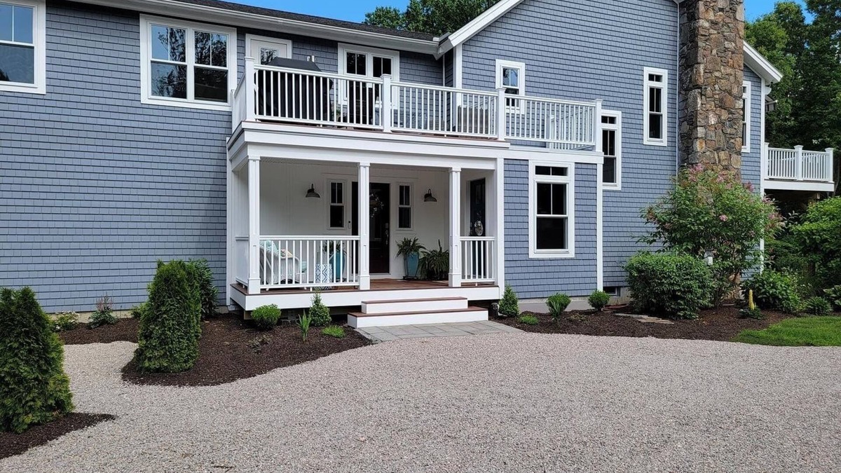 Charlestown House | Beach, Pond, Country? Enjoy all three.