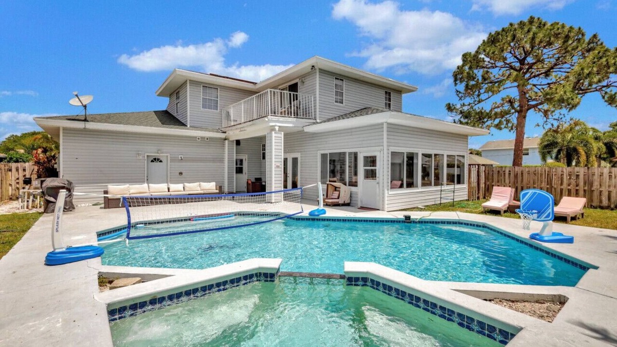 Boynton Beach House | Beach Proximity Home: BBQ Grill, Game Room, Mini Golf, Private Pool (non-heated)/FL