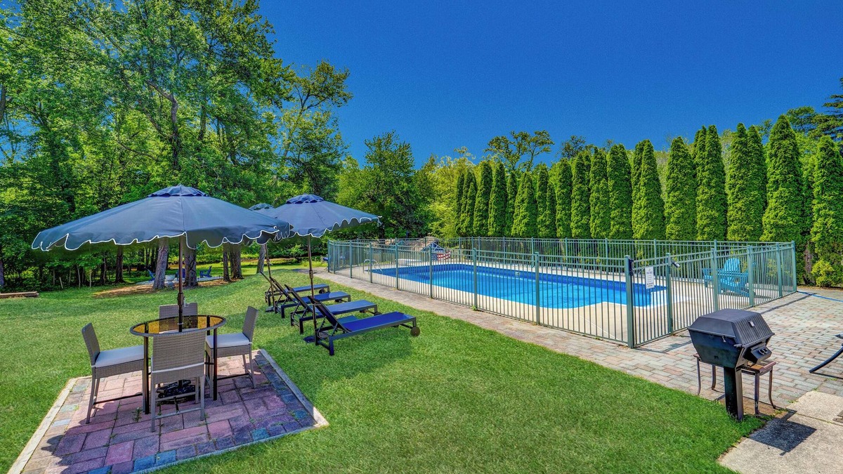 Spring Lake Heights House | Beach “Retreat” In-ground Pool, Fabulous Backyard, Bike to Beach