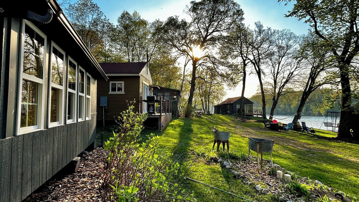 South Haven Cabin | Beach Retreat - Cabin 3