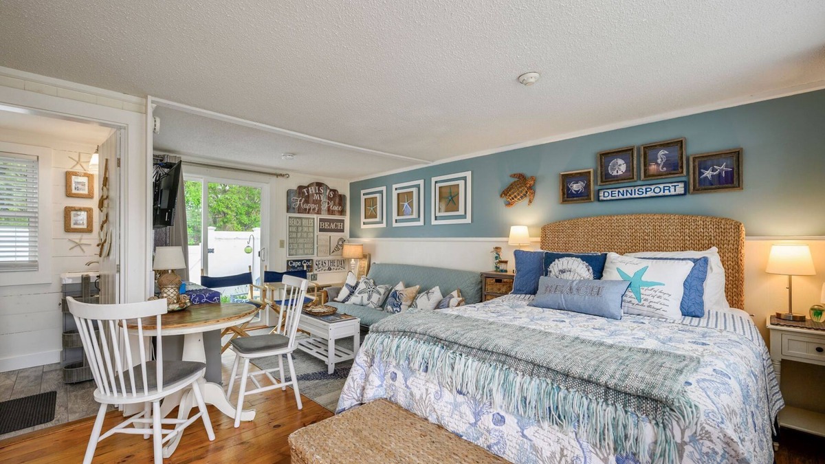 Dennis Port Condo | Beach Retreat I with pool, patio, walk to beach