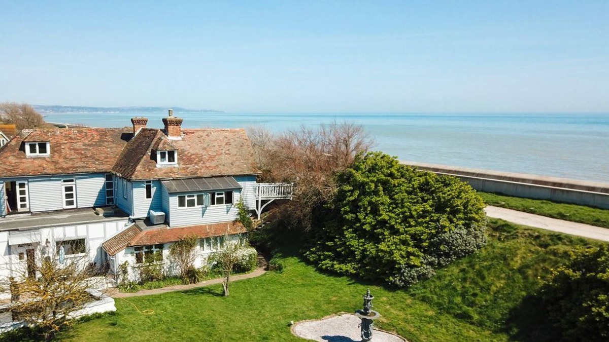 Burmarsh Villa | Beach Retreat - Nine Bedroom Villa, Sleeps 15
