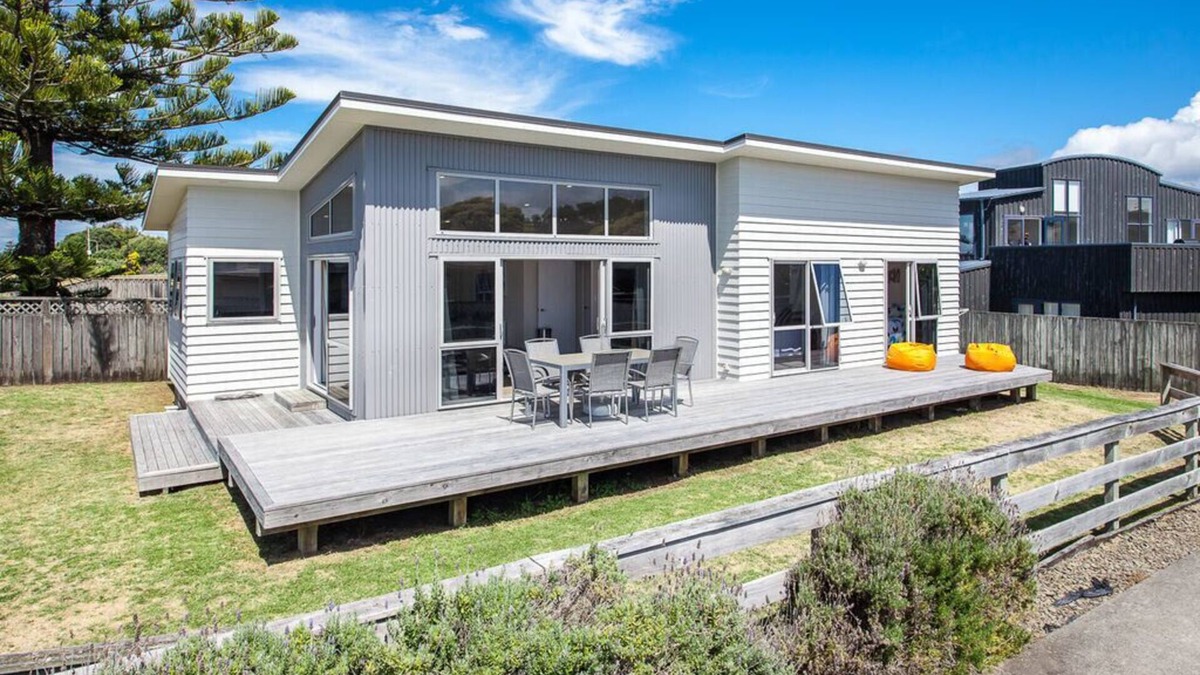 Ohope House | Beach Retreat - Ohope Holiday Home