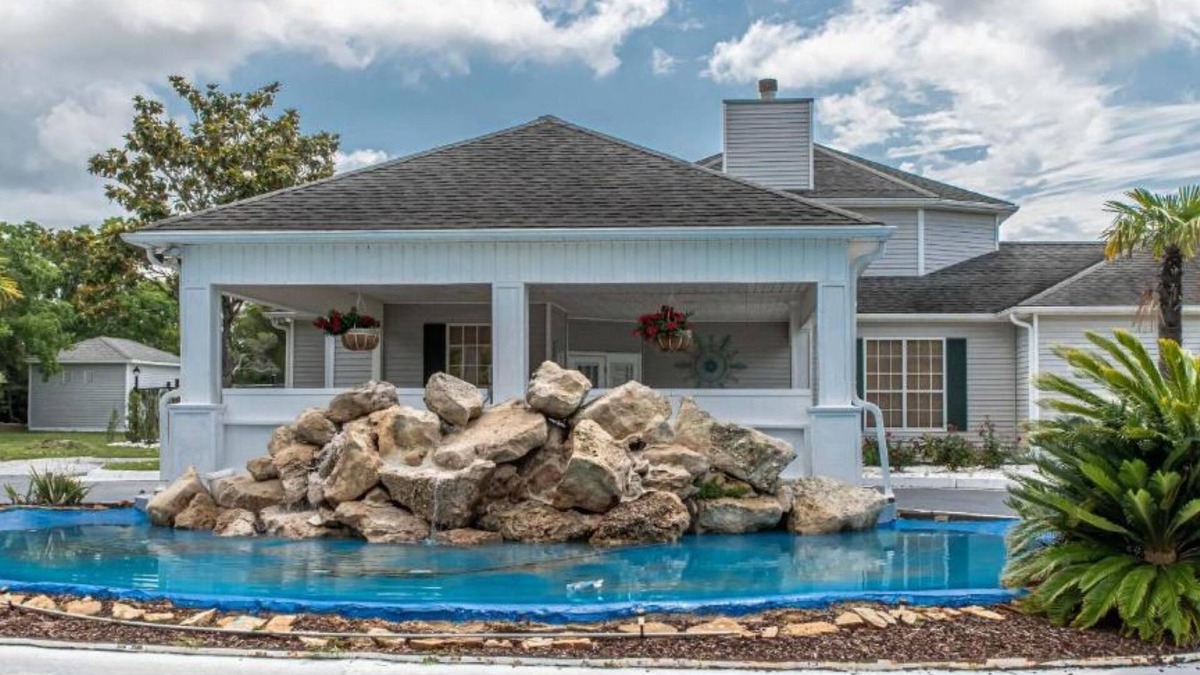 Gulf Shores House | Beach short drive - Pool - Hot Tub K/Q, 2 BA, Sleeps 4 in beds- Ground Floor