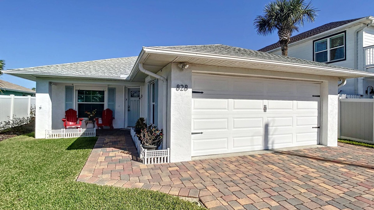 Horton Shores House | Beach Side Base Camp ~ Luxury Home within WALKING DISTANCE to beach, shopping & dining!