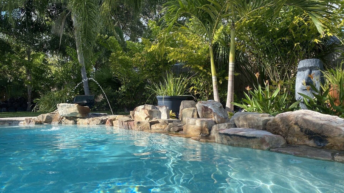 Palm Harbor House | Beach Side Beauty, Fabulous Beaches, and Salt Water Pool!